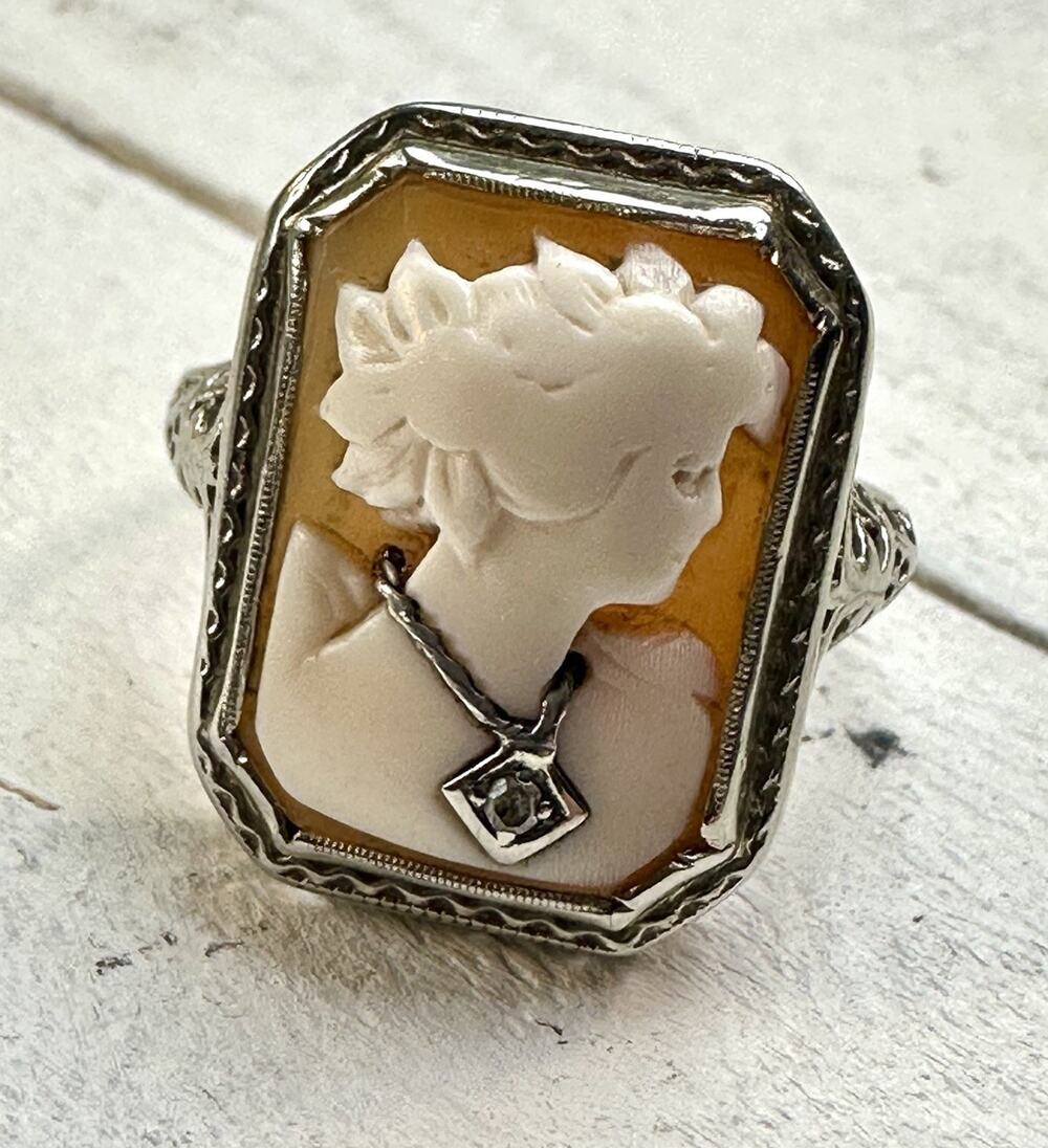 Vintage 14K White Gold Carved Shell Cameo Diamond Accent Filigree Ring Size 6